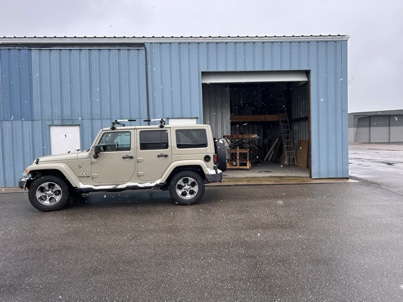 jeepandhangar